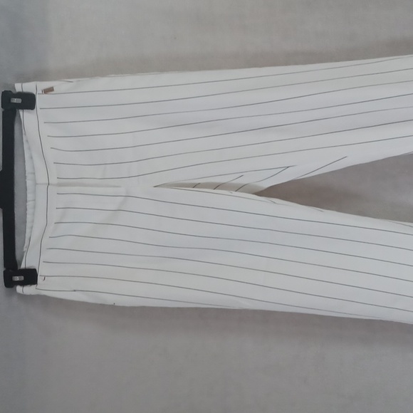 Tommy Hilfiger Wpmen' Striped Black White  Elastic Back Waist Dress Pants size 6 - Picture 2 of 12